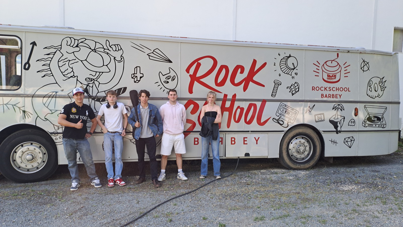 Mardi 27 Mai : Visite bus d&rsquo;enregistrement Rock School Barbey – Elèves de Camblanes et AERO Atelier Musique